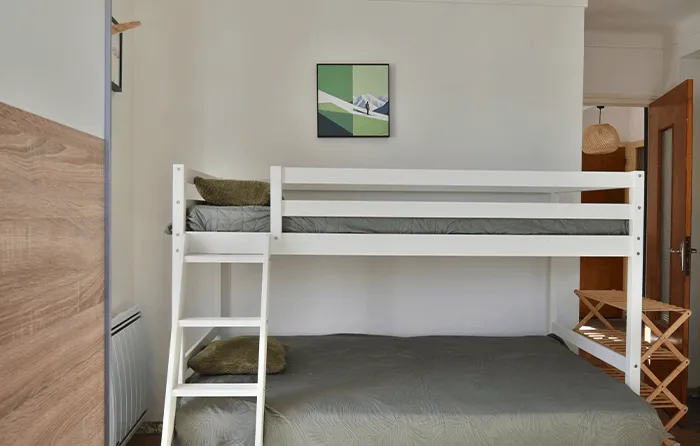 Lit confortable pour récupération sportive